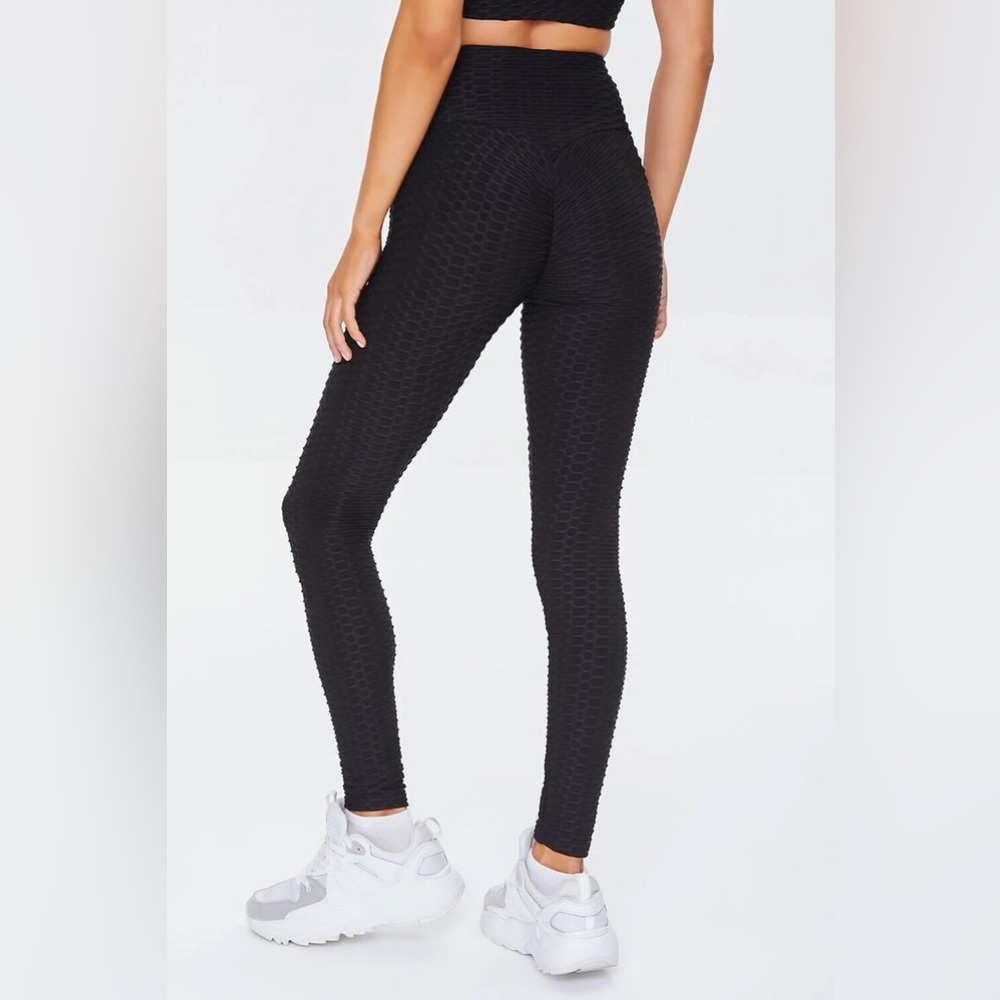 SHEIN Solid Textured Sports Leggings with Phone Pocket - Picture 2 of 16